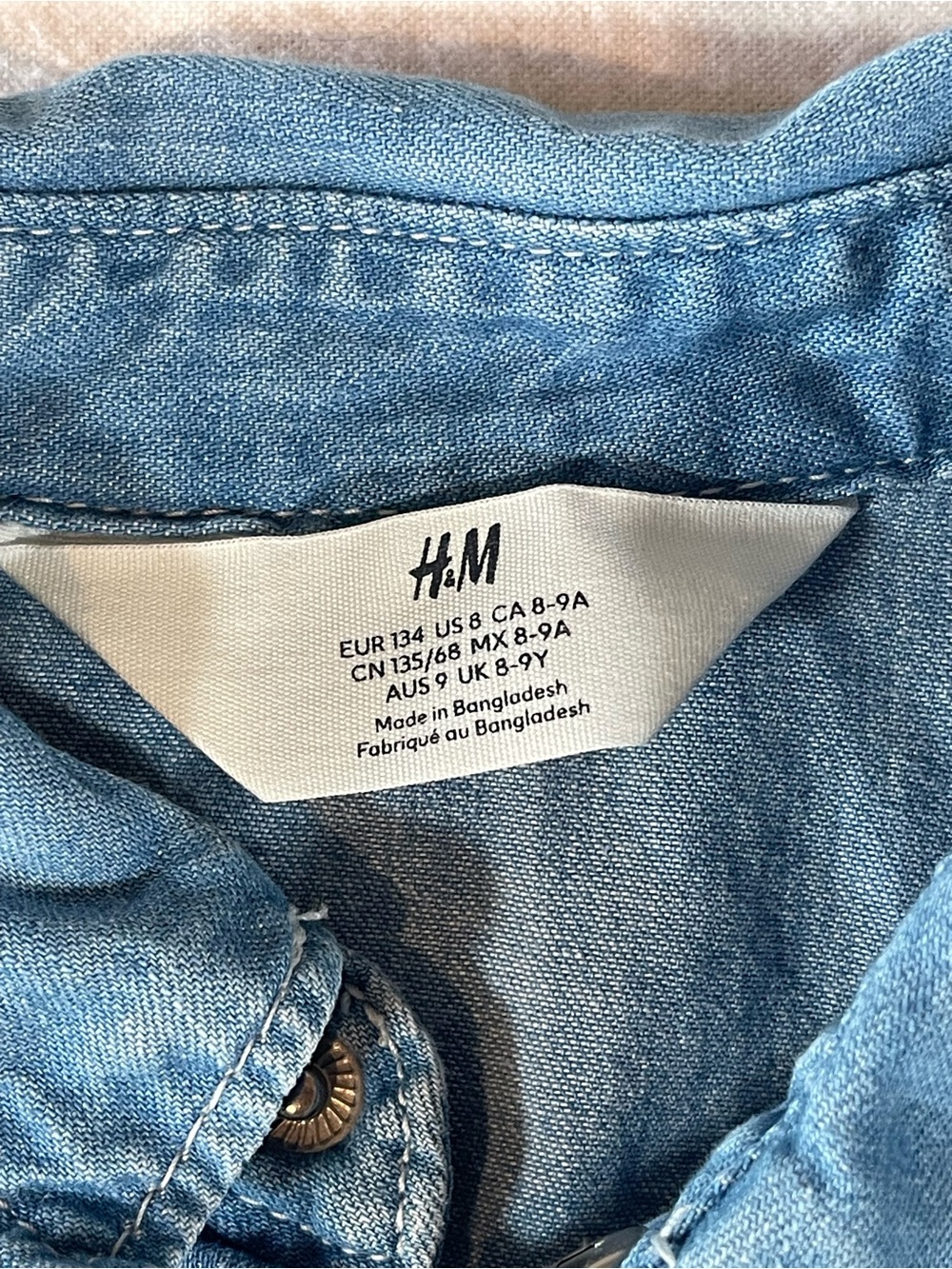 H&M Girl’s Light Blue Denim Button-Down Shirt with Snaps Double Pocket - Picture 5 of 8
